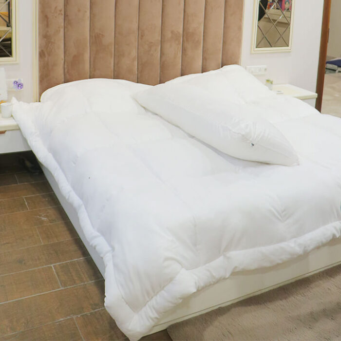 kwality-dreams-plain-white-comforter